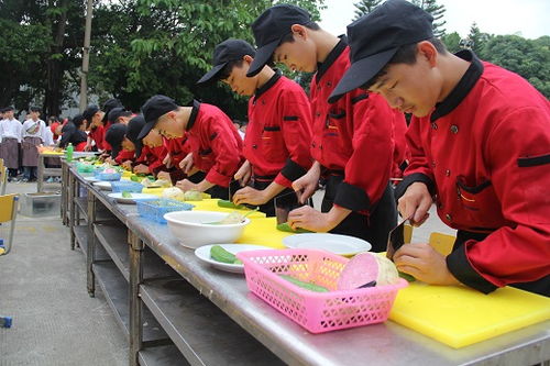 旅游服務系 以匠心服務，繪就美好旅途