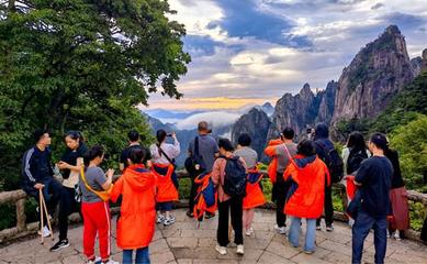 搶抓復蘇機遇,深化文旅融合,全面升級產品服務 黃山風景區(qū)接待游客創(chuàng)歷史新高